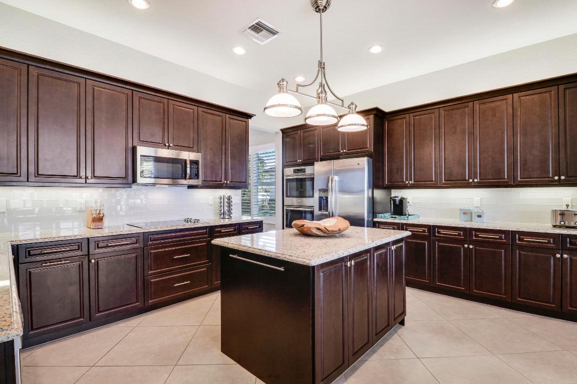 BAYHILL ESTATES - Residential