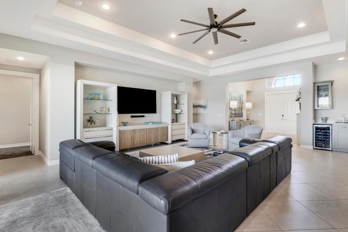 BAYHILL ESTATES - Residential