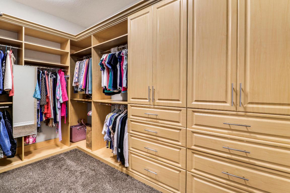 BAYHILL ESTATES - Residential