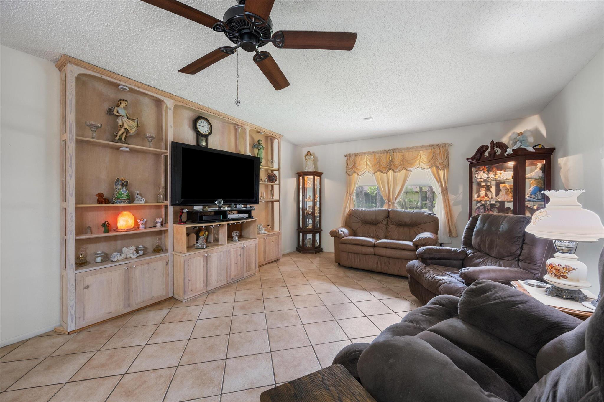 STRATHMORE GATE I UNIT ON - Residential