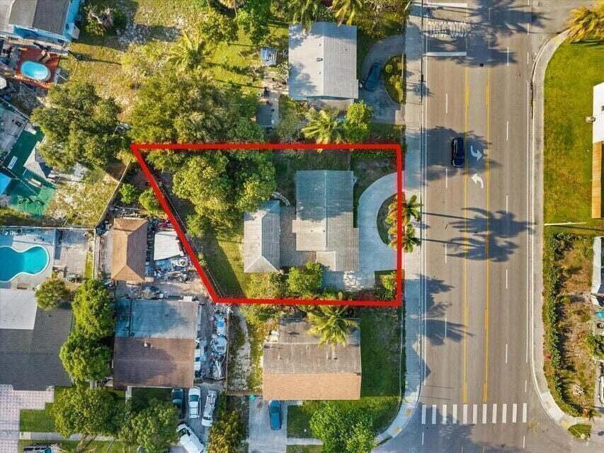 Photo of 2831 N SEACREST Boulevard, Boynton Beach, FL 33435 (MLS # B26063607)