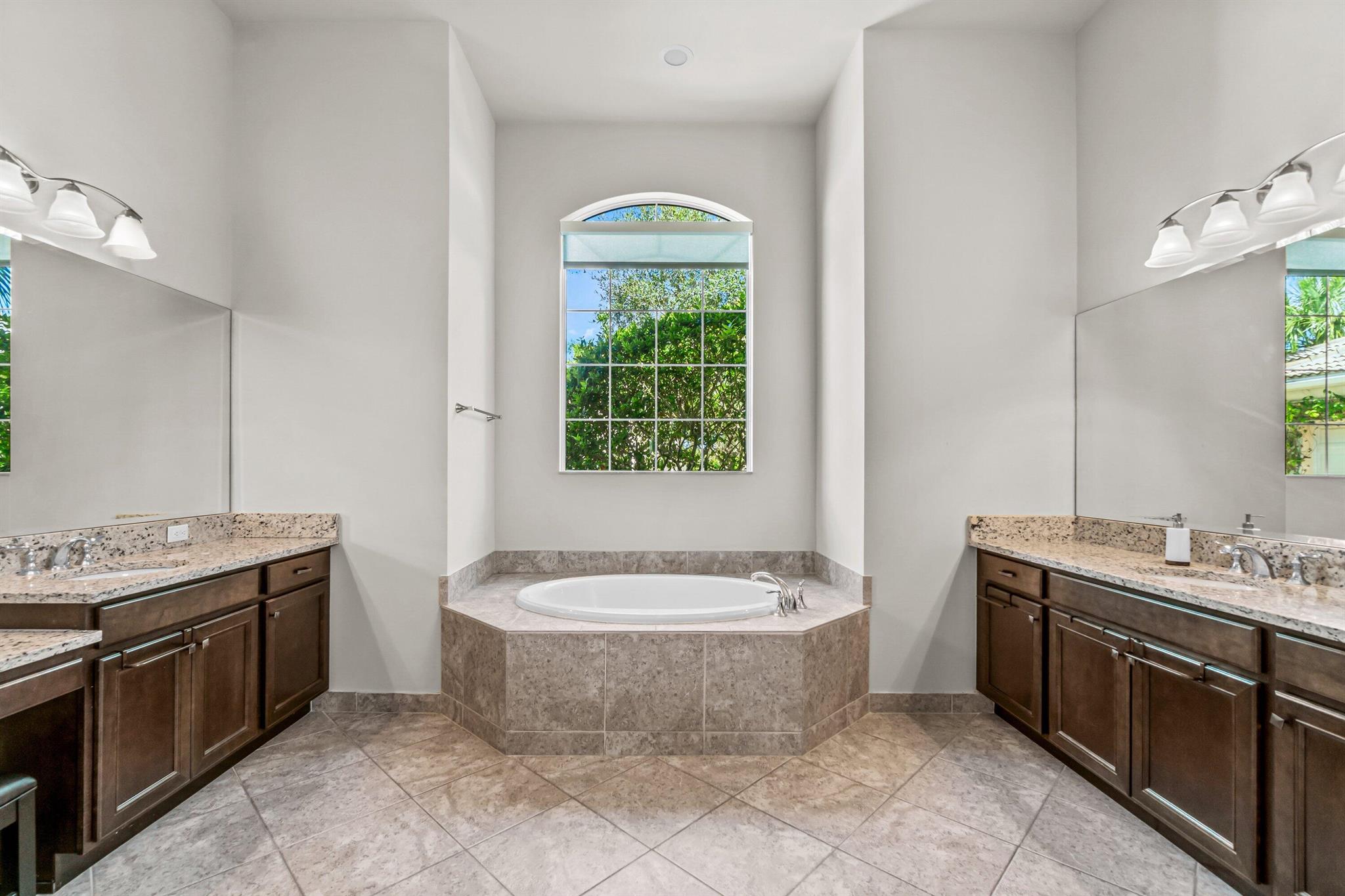 JUPITER COUNTRY CLUB - Residential Lease