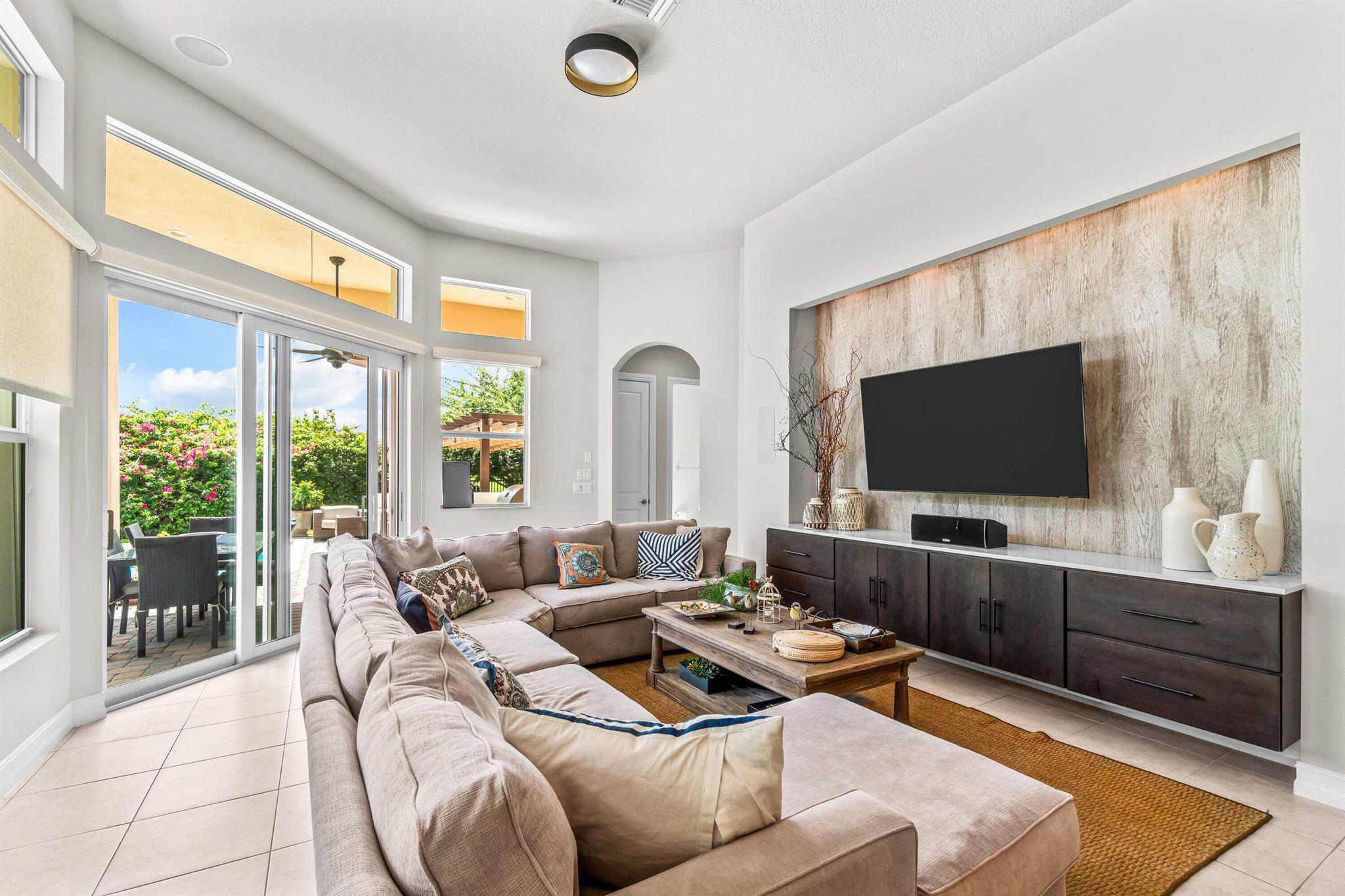 JUPITER COUNTRY CLUB - Residential Lease