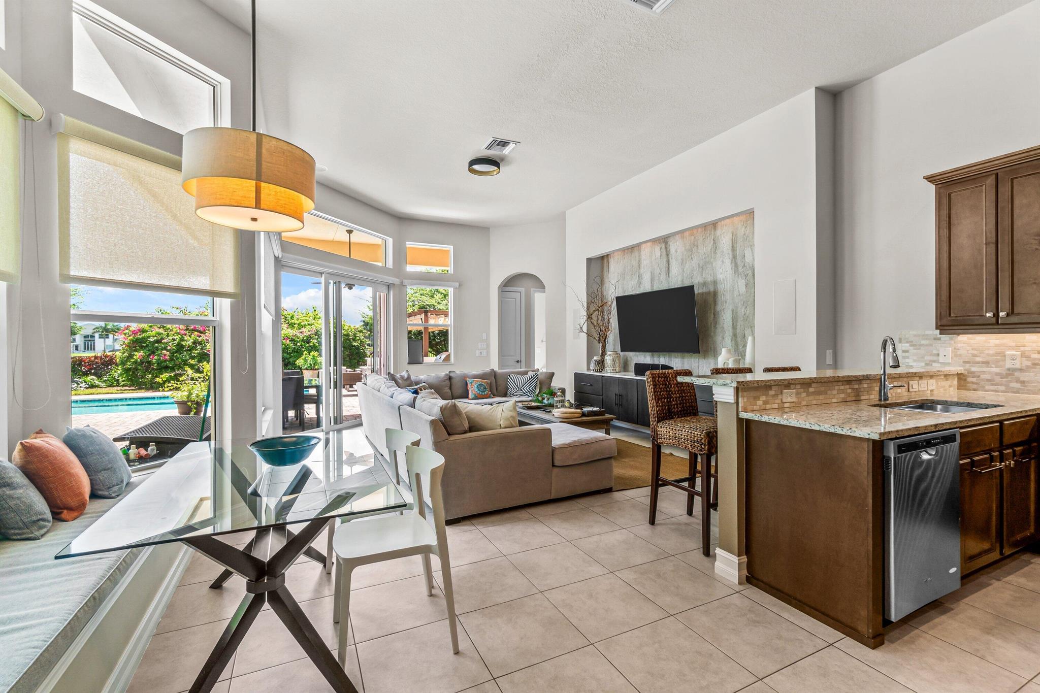 JUPITER COUNTRY CLUB - Residential Lease