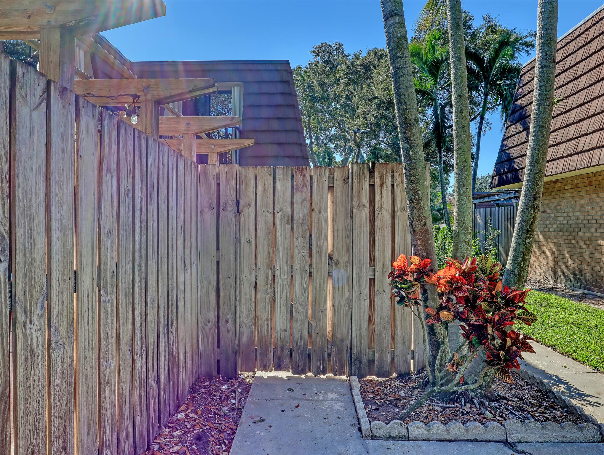 GARDEN LAKES AND GARDEN S - Residential