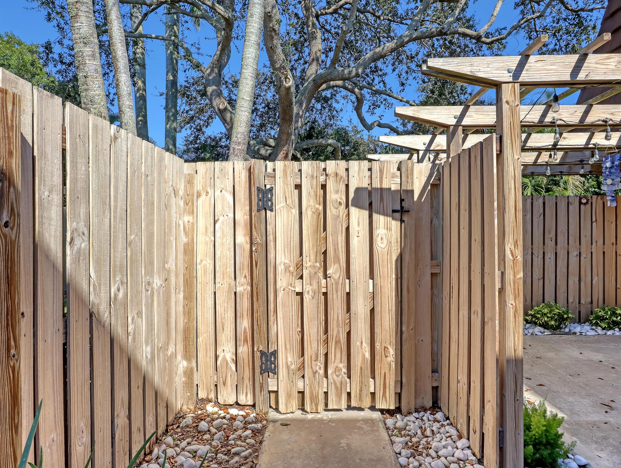 GARDEN LAKES AND GARDEN S - Residential