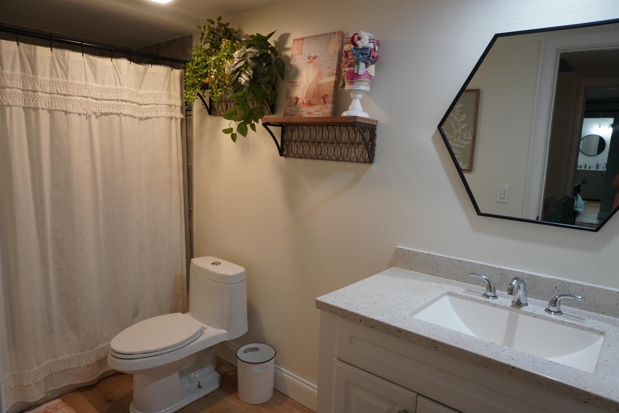 GARDEN LAKES AND GARDEN S - Residential