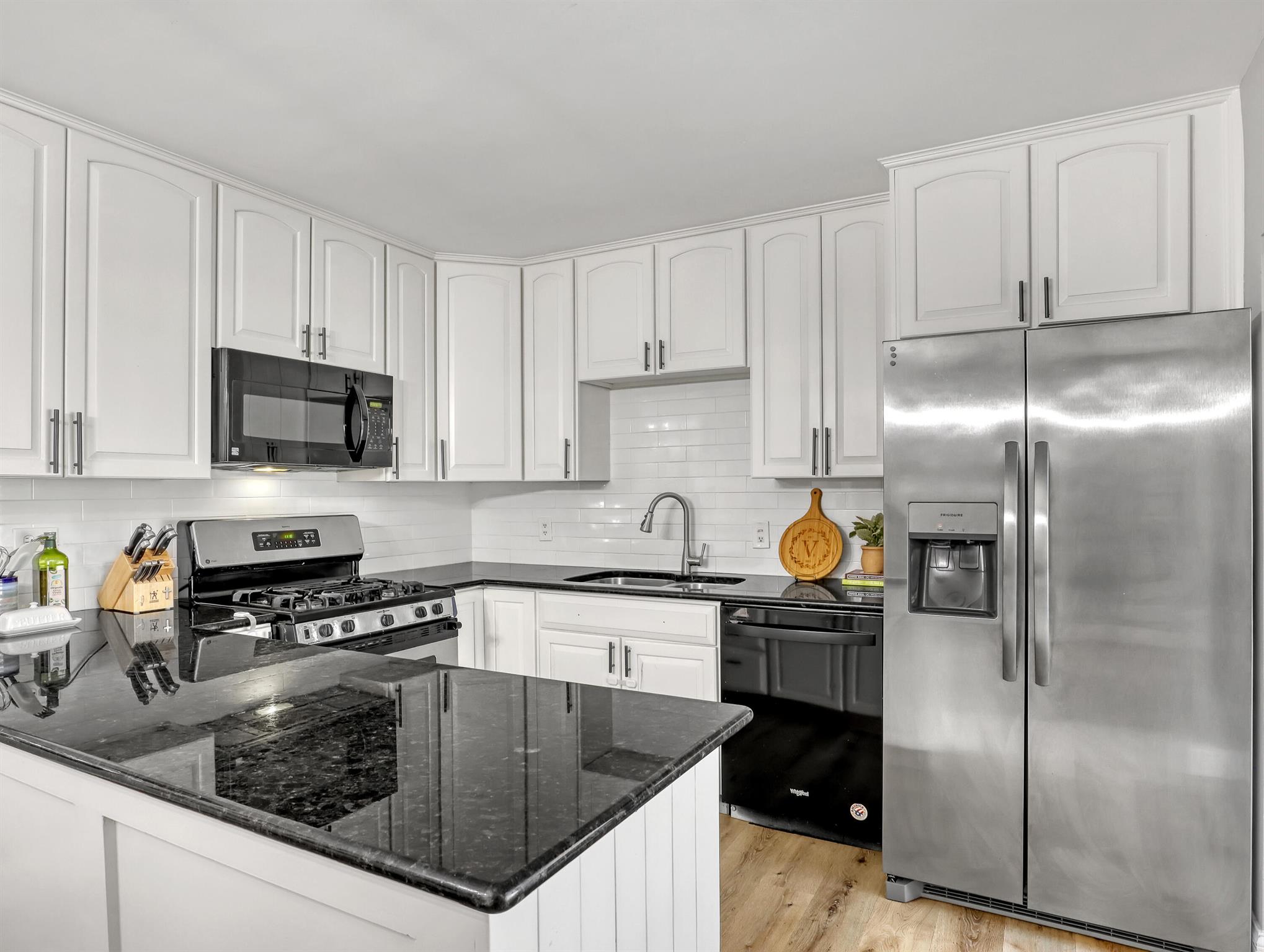 GARDEN LAKES AND GARDEN S - Residential