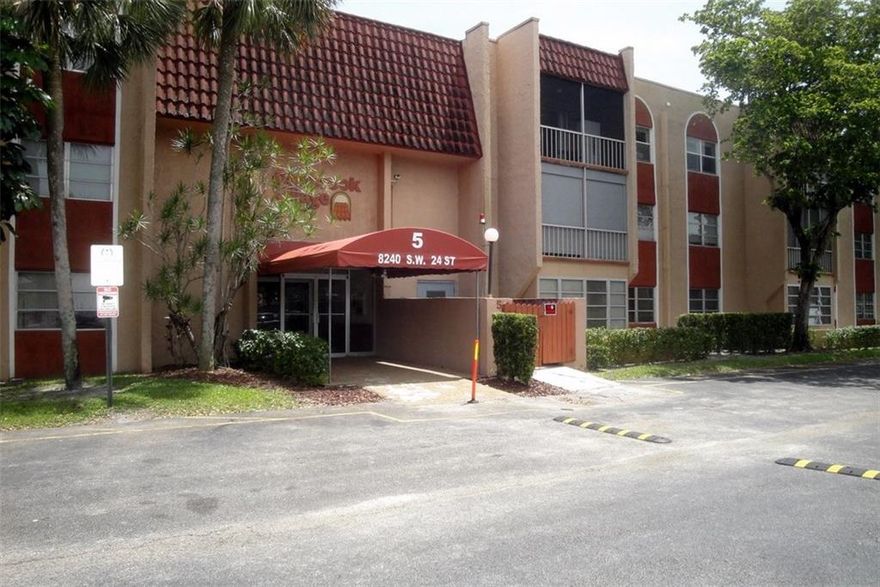 Ground floor 2/2 unit in a 55+ community,  Large master bedroom with a huge walk-in closet.Both bathrooms fully redone. Laminate throughout.A/C just 1 year old Well kept Condo. Extra storage. Lobby secure Building. Clubhouse with gym, library and game room. heated pool and tennis court.No pets allowed. No rental allowed.SELLER WILL CREDIT TO BUYER 1 YEAR MAINT AT CLOSING.  Assoc requires 20%  down upon application