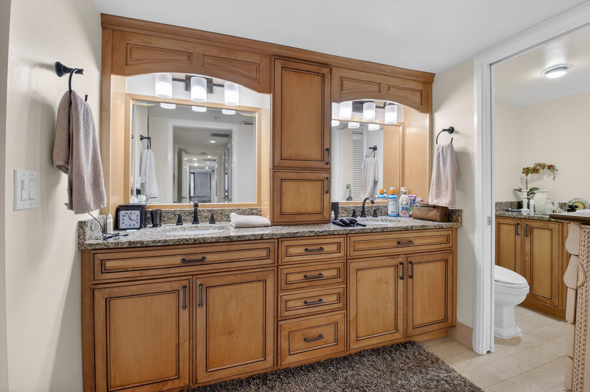 LAUREL OAKS & LAUREL OAKS CONDO - Residential