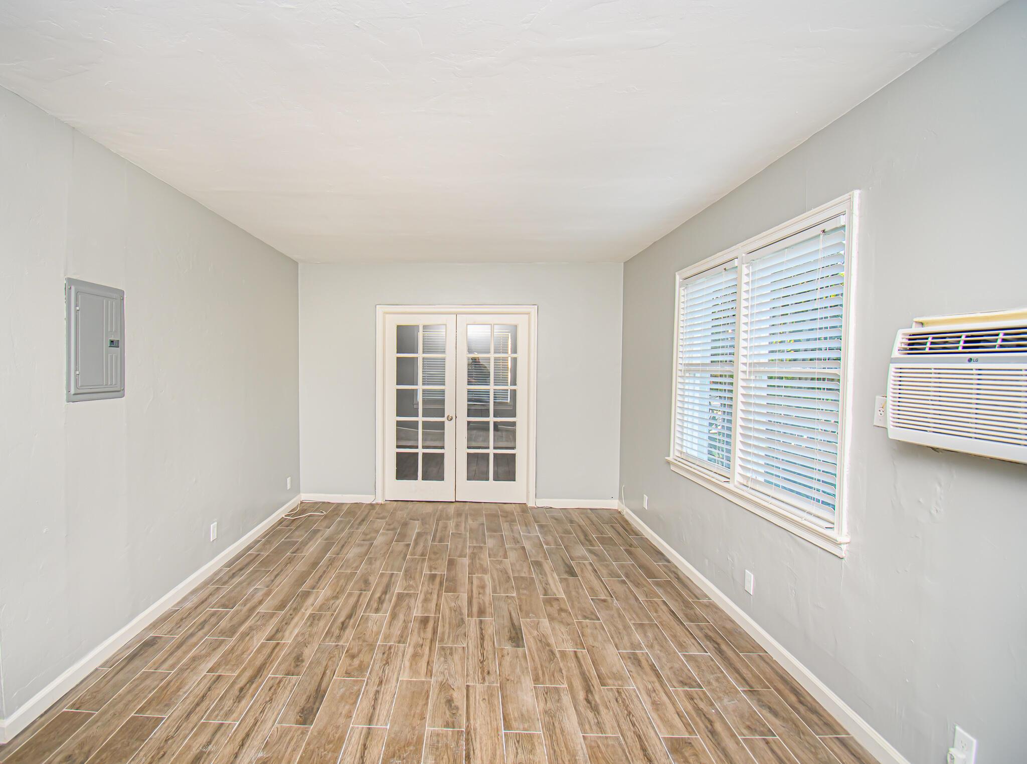 STRANAHANS SUB - Residential Lease