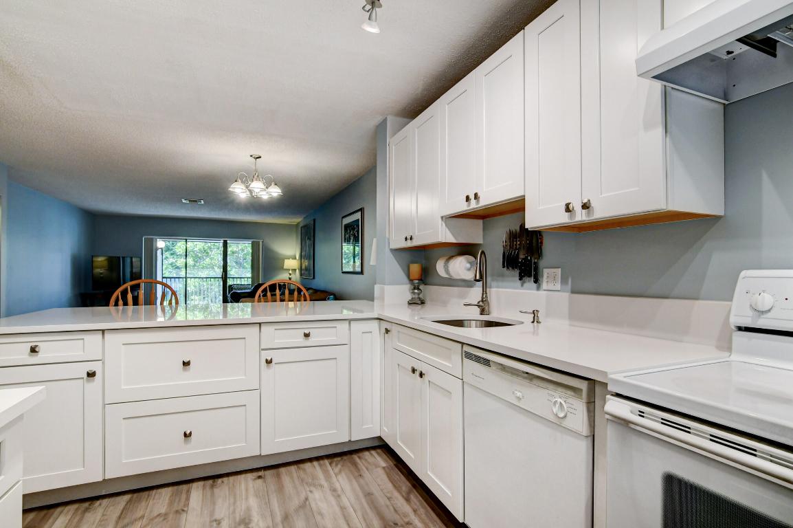 STRATFORD AT HUNTERS RUN CONDO - Residential