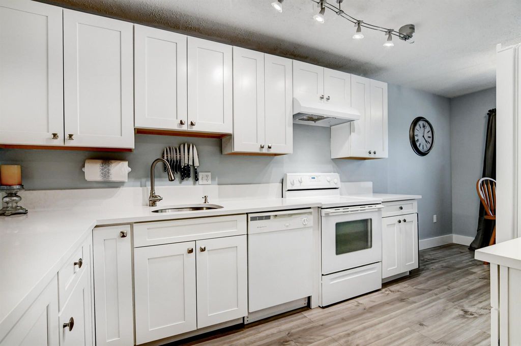 Photo of 48 Stratford Lane W #D, Boynton Beach, FL 33436 (MLS # R11132349)