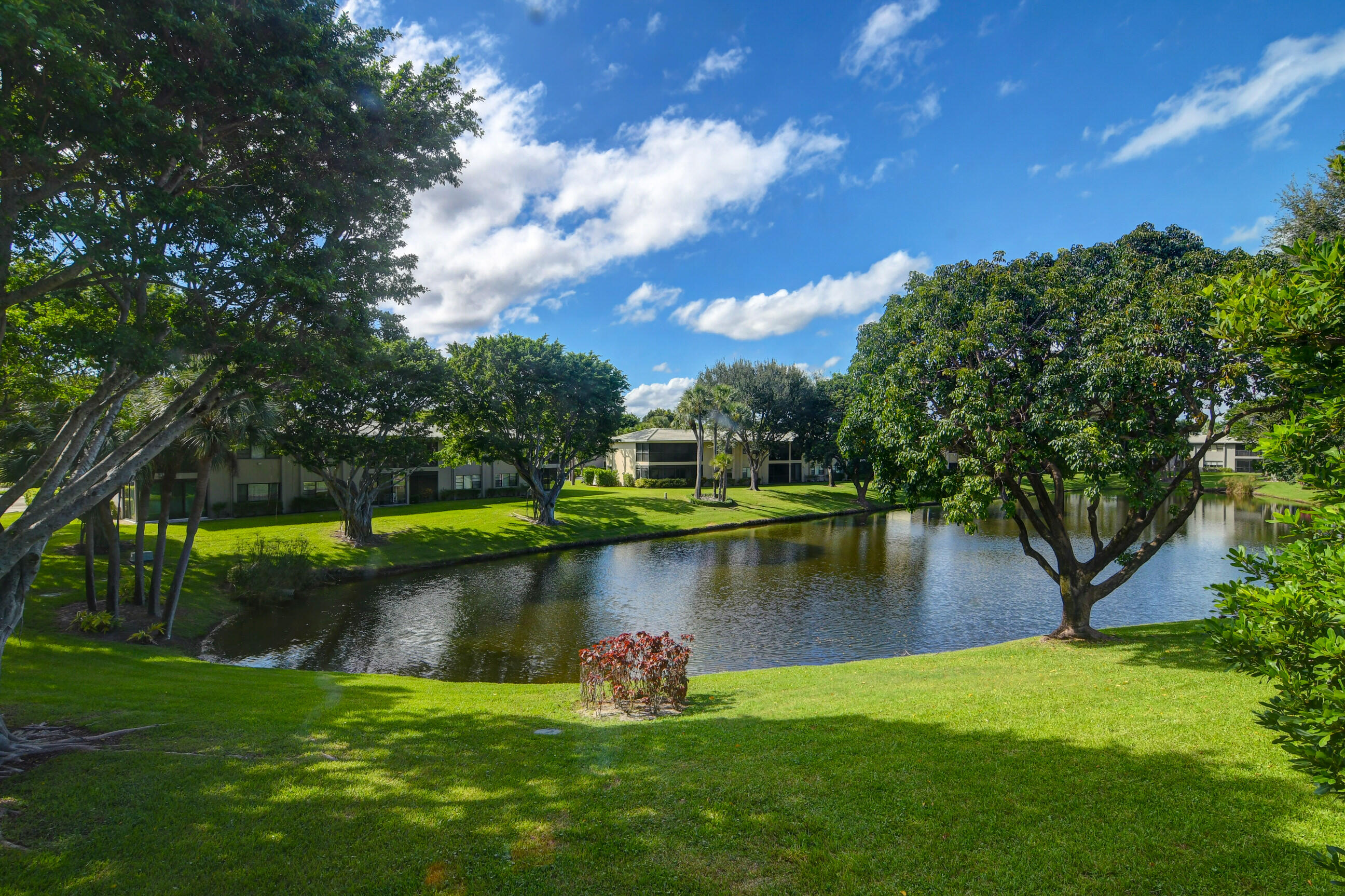 STRATFORD AT HUNTERS RUN CONDO - Residential