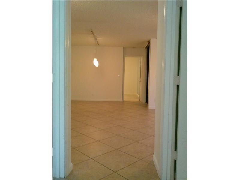 CENTERPOINTE CONDO - Residential Lease