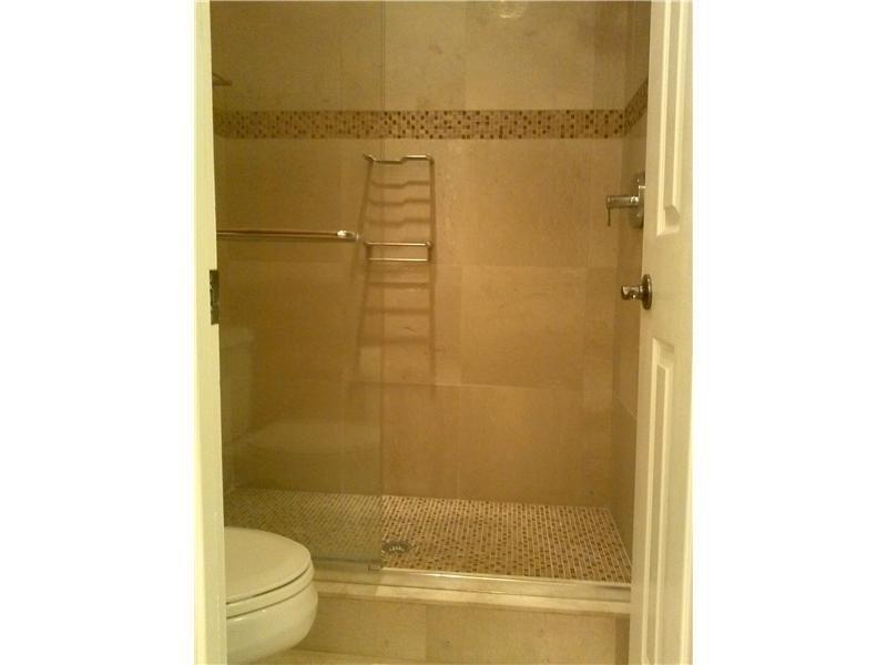 CENTERPOINTE CONDO - Residential Lease