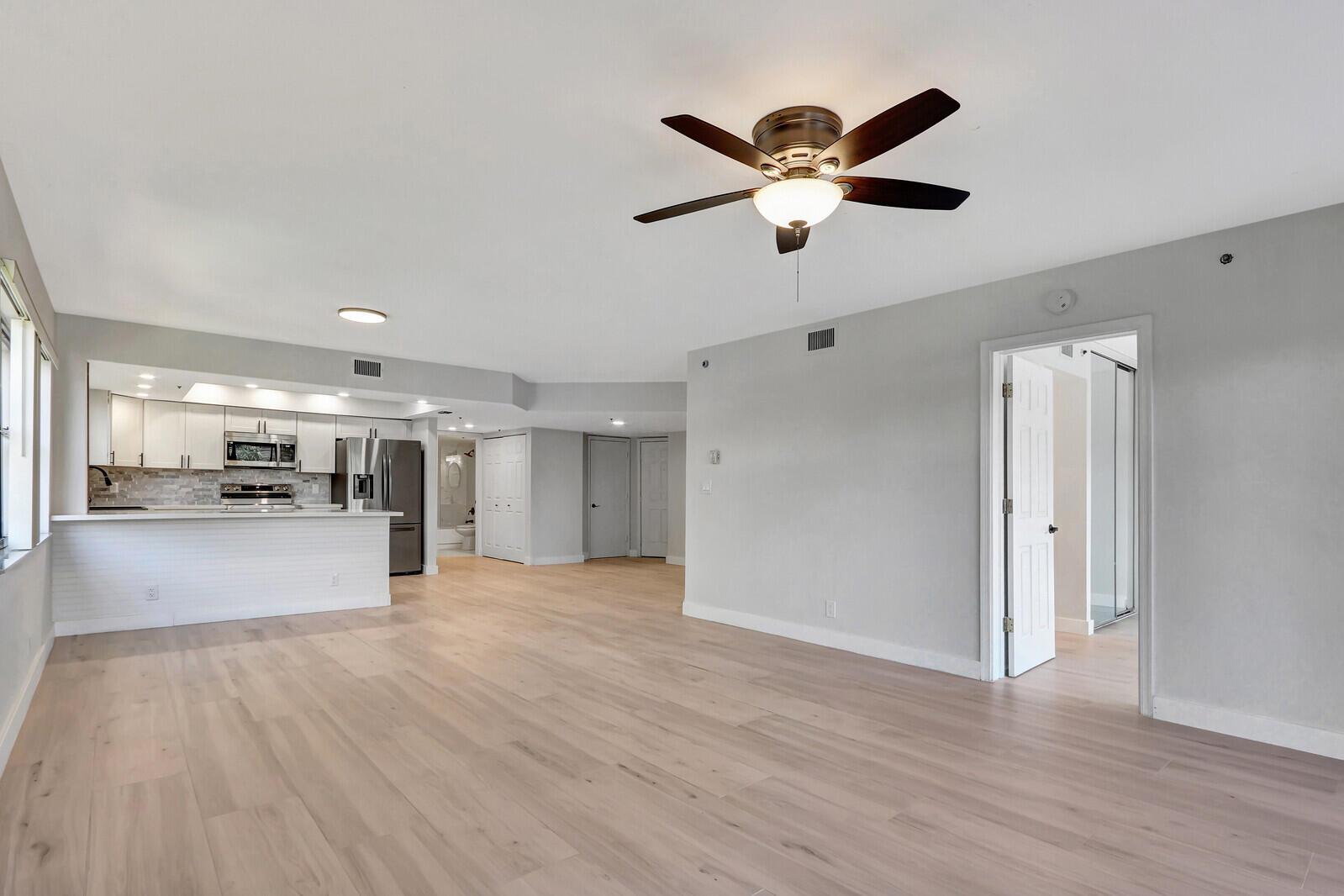 UNO LAGO 7 CONDO - Residential Lease