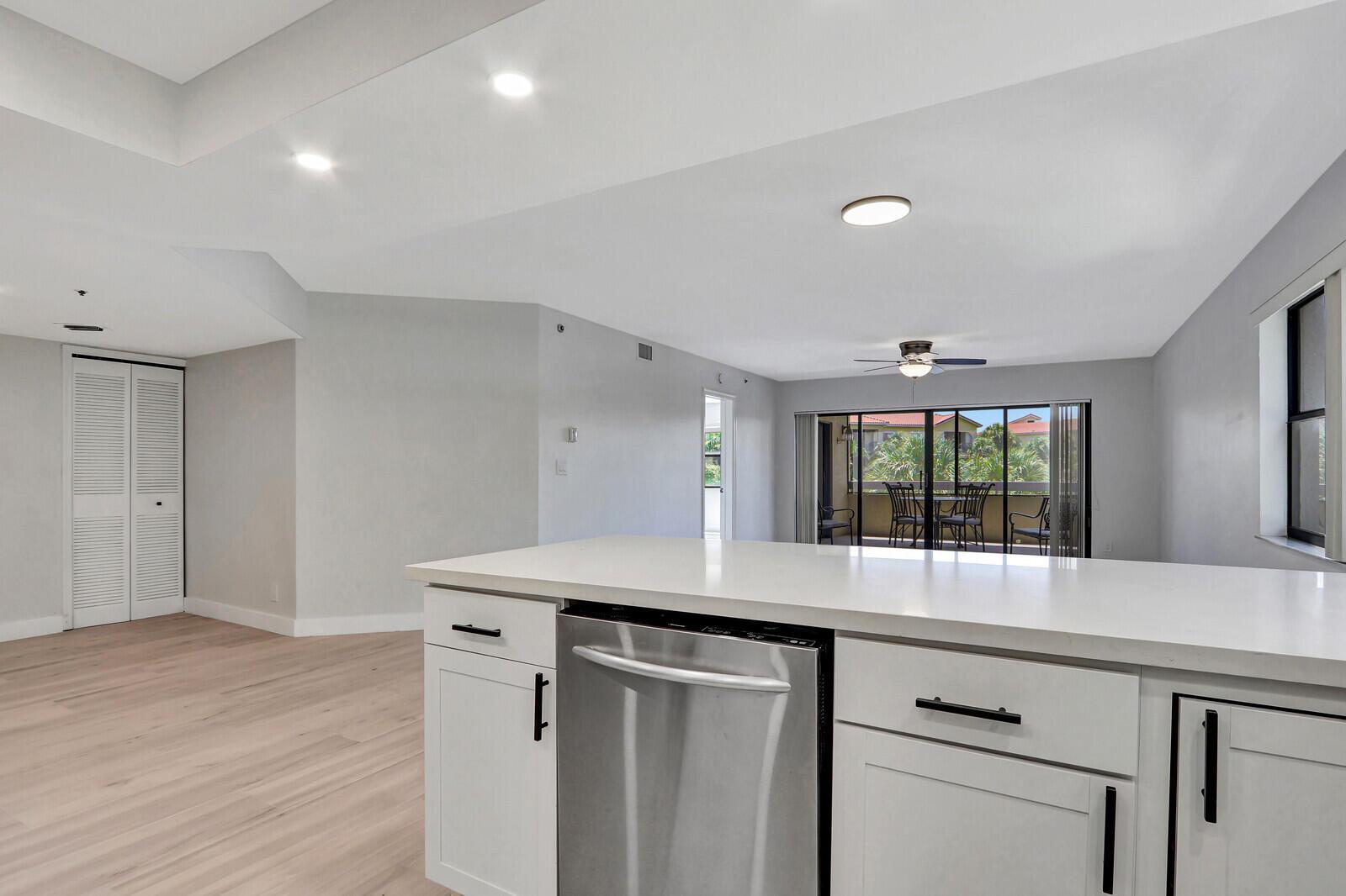 UNO LAGO 7 CONDO - Residential Lease