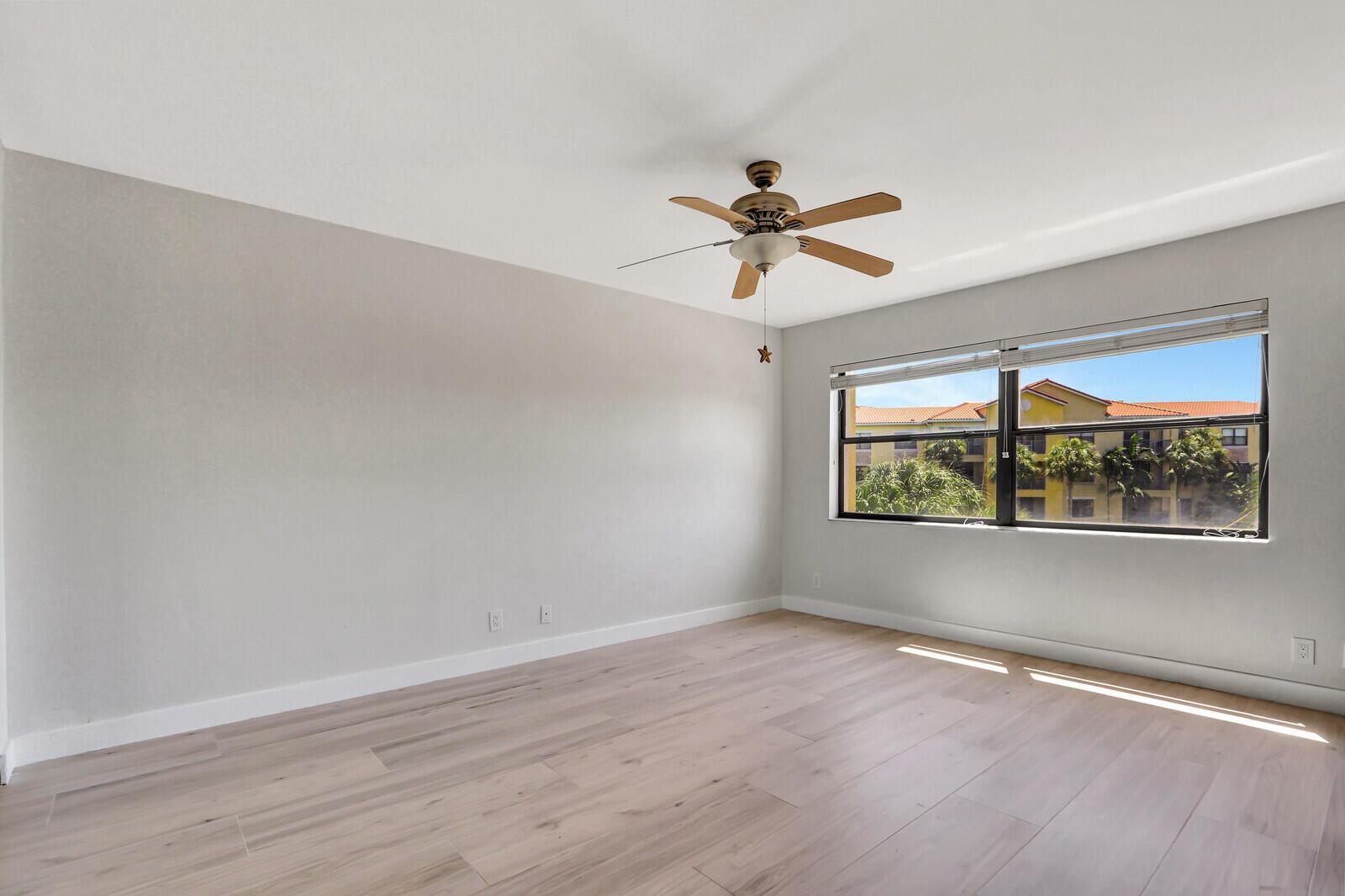UNO LAGO 7 CONDO - Residential Lease