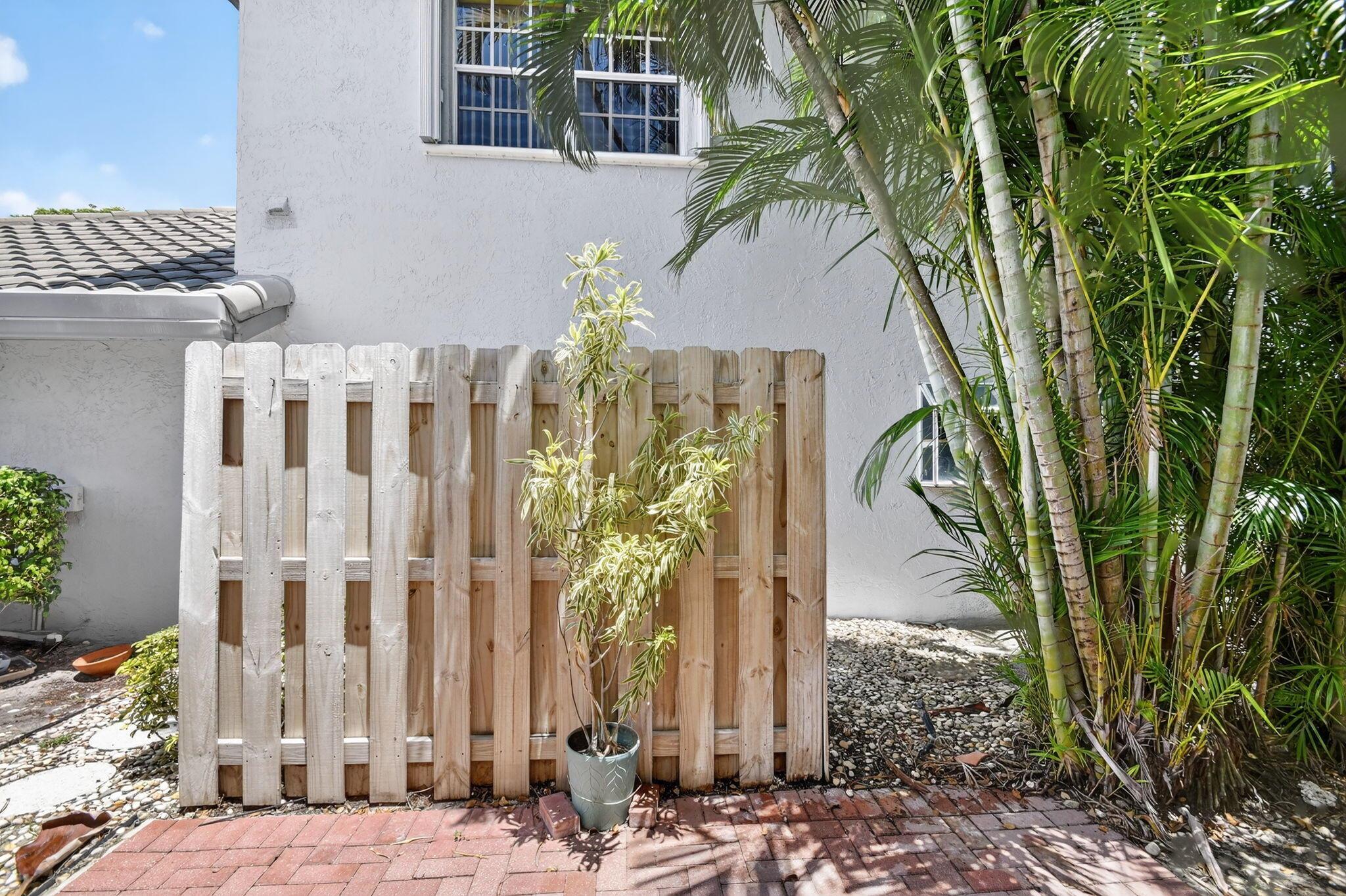 BRIARWOOD AT INDIAN SPRIN - Residential