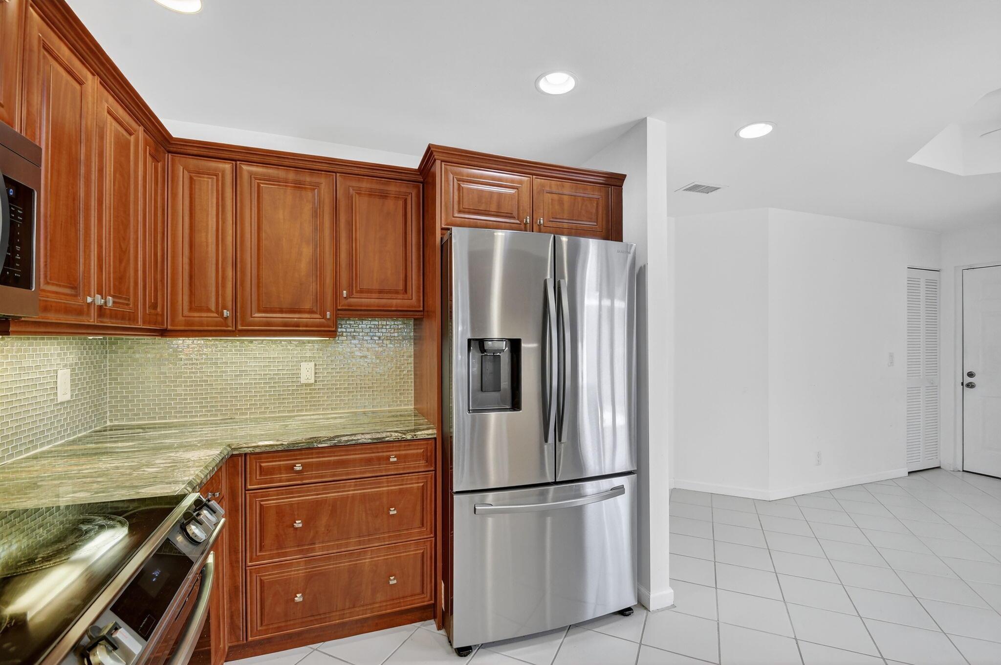 BRIARWOOD AT INDIAN SPRIN - Residential