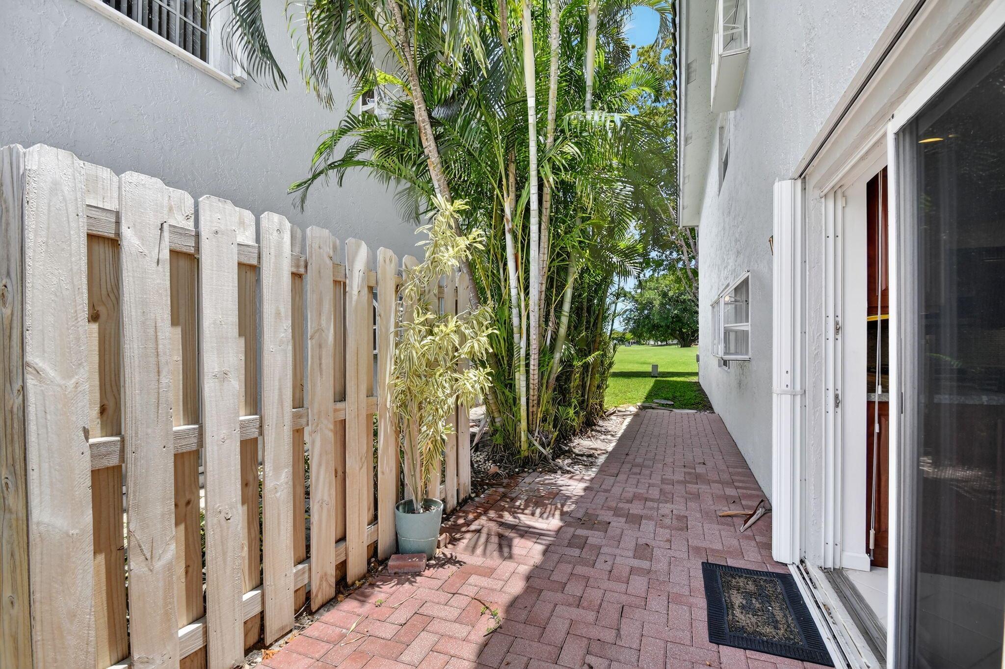 BRIARWOOD AT INDIAN SPRIN - Residential