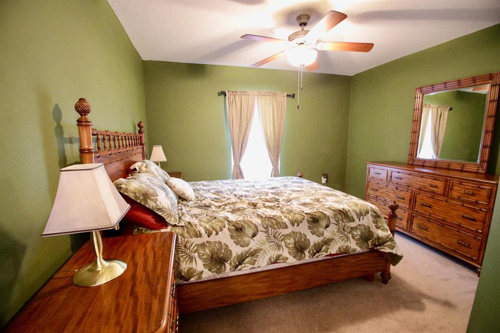 VERO LAKE ESTATES UNIT R - Residential