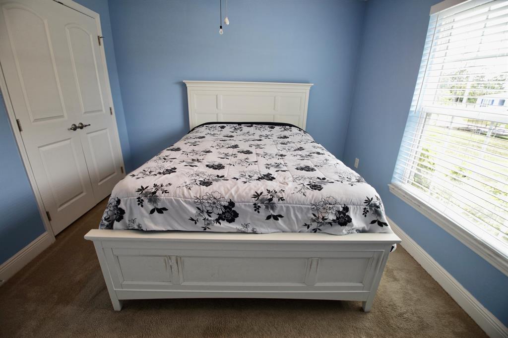 VERO LAKE ESTATES UNIT R - Residential