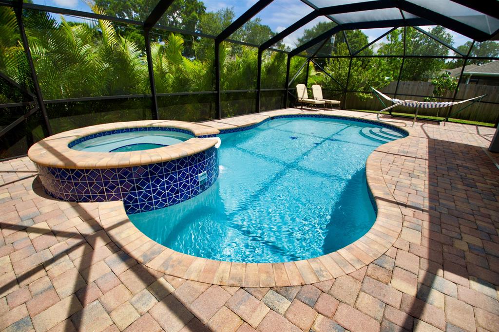 VERO LAKE ESTATES UNIT R - Residential