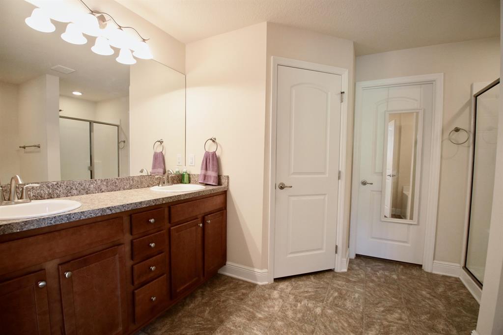 VERO LAKE ESTATES UNIT R - Residential