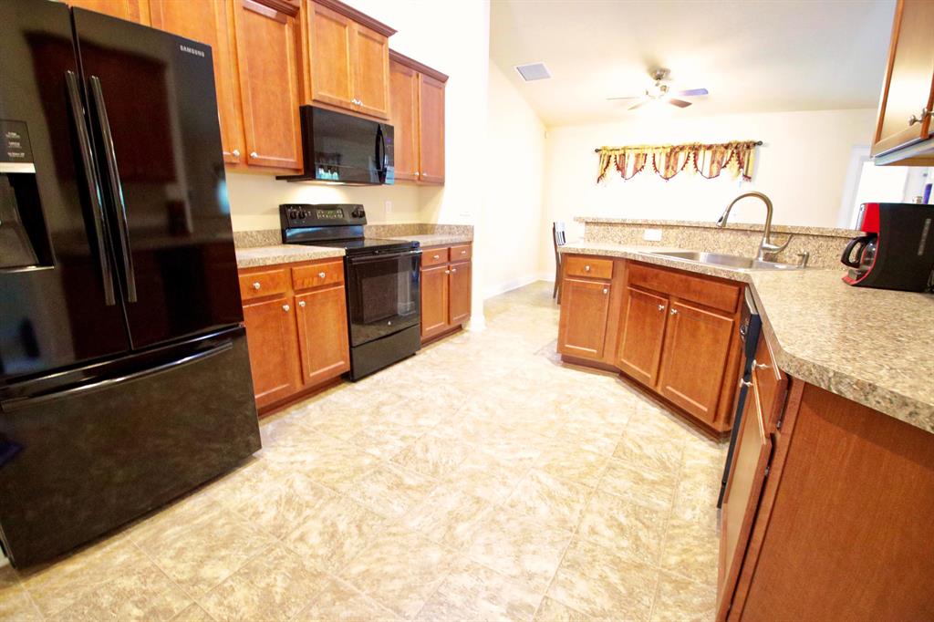 VERO LAKE ESTATES UNIT R - Residential