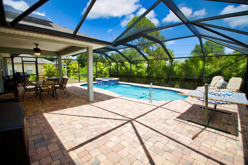 VERO LAKE ESTATES UNIT R - Residential