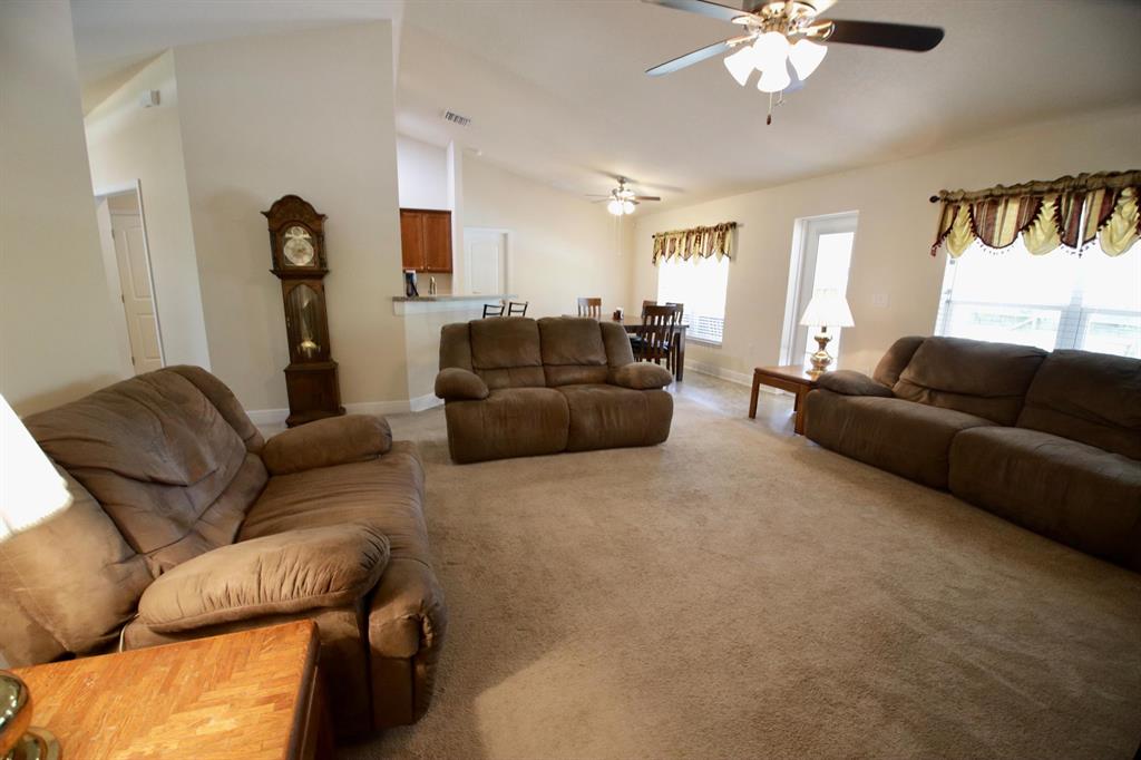 VERO LAKE ESTATES UNIT R - Residential