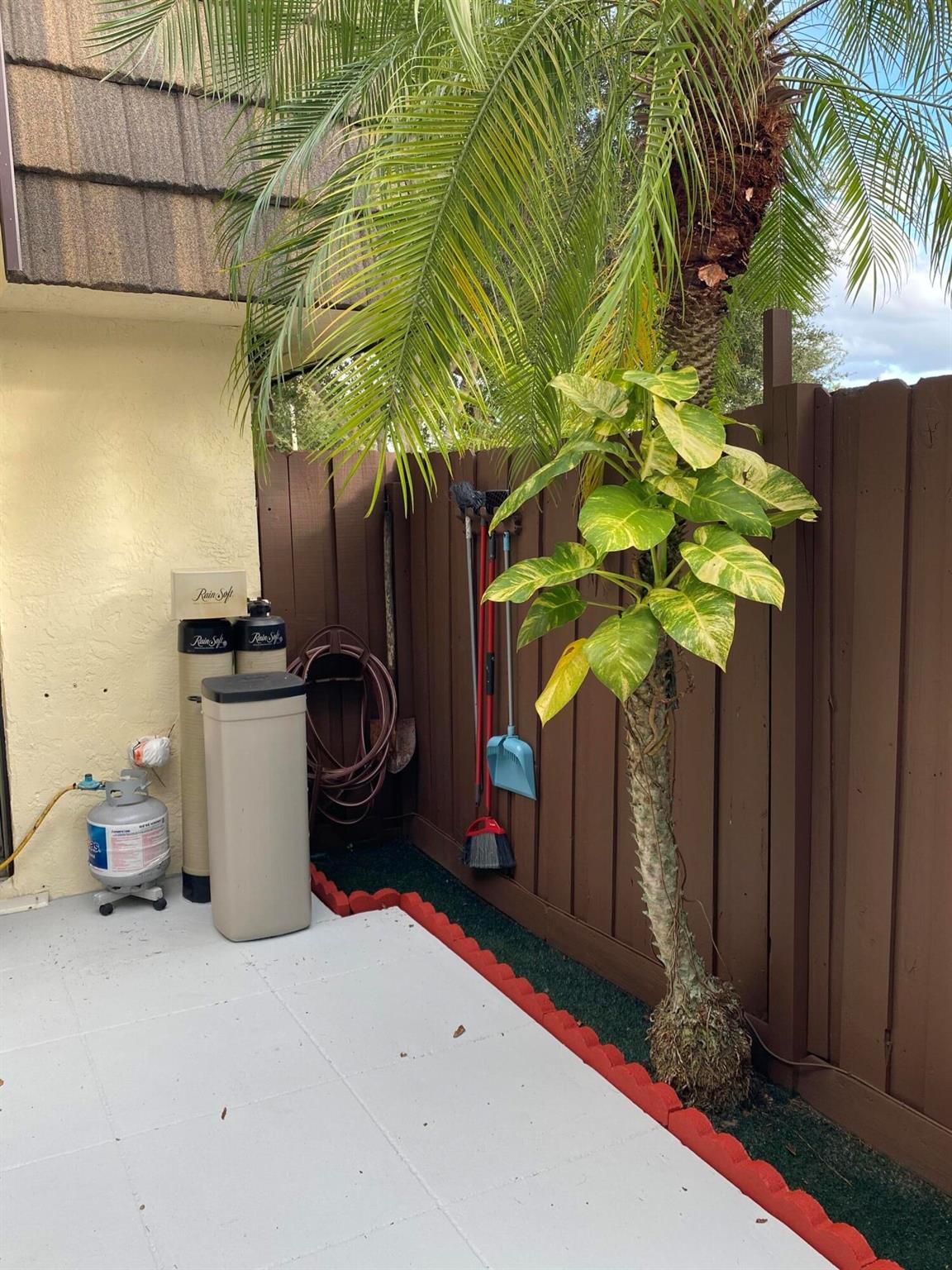 FOREST LAKES - Residential