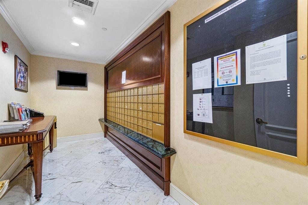 TOWNSEND PLACE CONDO - Residential