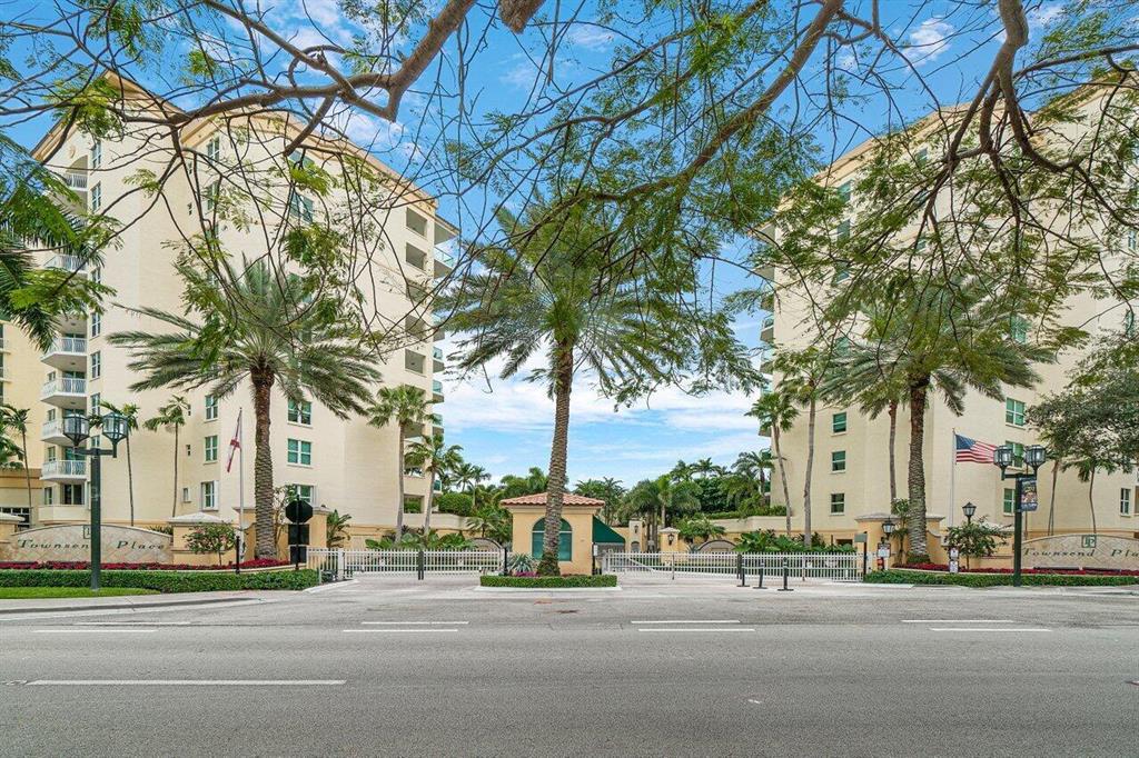 TOWNSEND PLACE CONDO - Residential