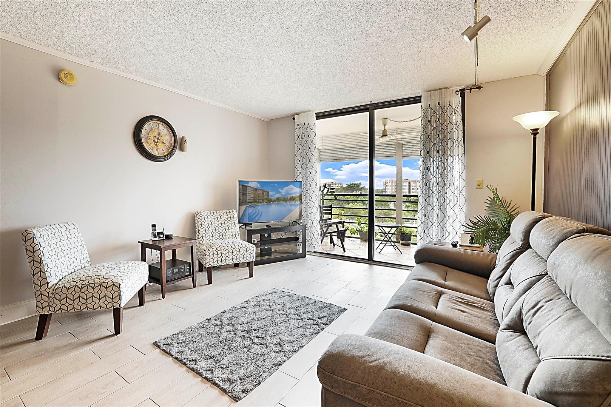 Welcome to this charming and well-maintained condo, nestled in a gated community with 24/7 security patrols for ultimate peace of mind. Featuring a desirable split-layout design, this home offers both privacy and functionality, making it perfect for any style of resident.
Inside, you'll find tile flooring throughout, providing a sleek and easy-to-maintain living space. Stay comfortable year-round with a 2018 AC unit, and a brand-new water heater installed in 2024. Located in a prime area, this community offers security, convenience, and a fantastic lifestyle. Whether you're looking for a permanent residence or a seasonal getaway, this condo is a must-see!