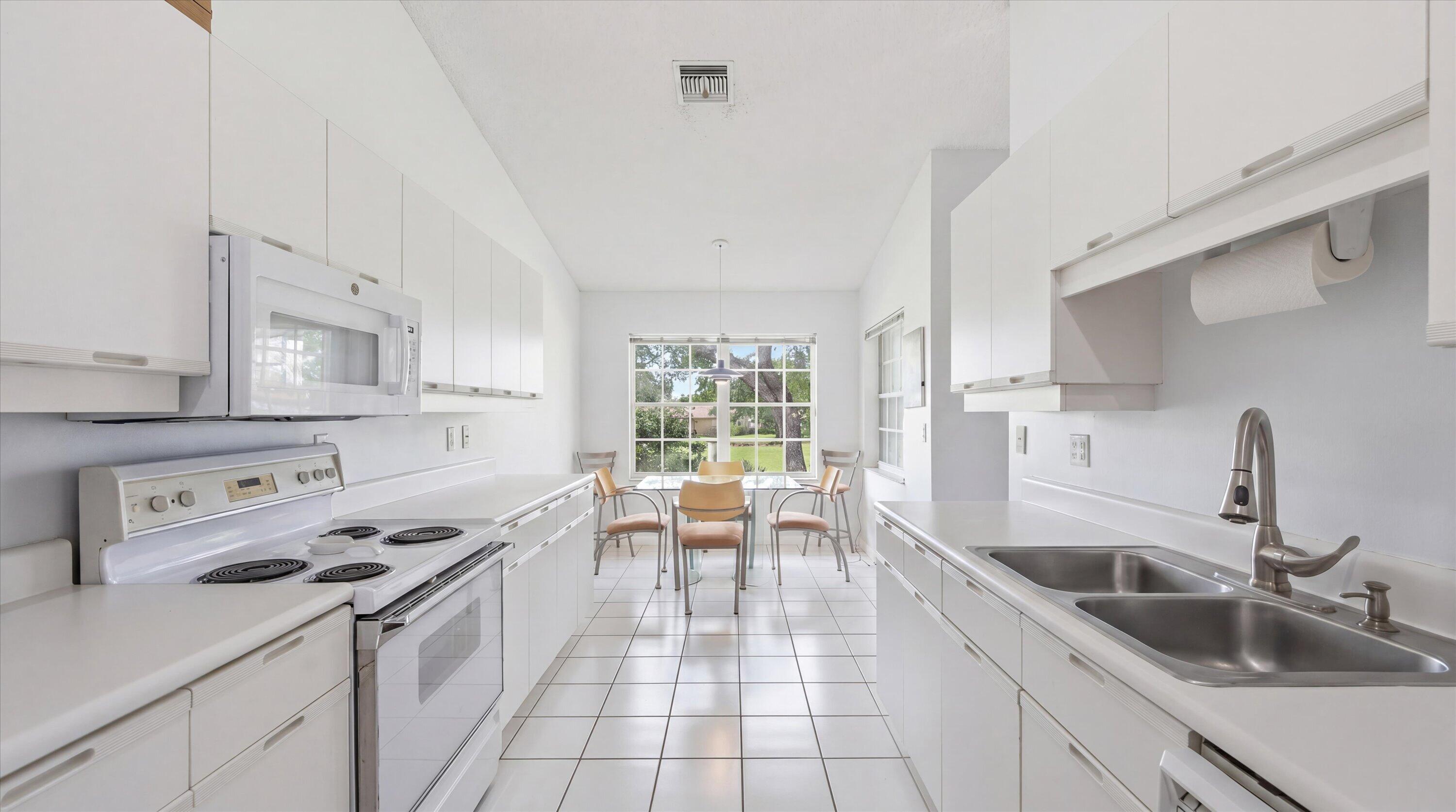 ANDOVER AT WYCLIFFE CONDO - Residential