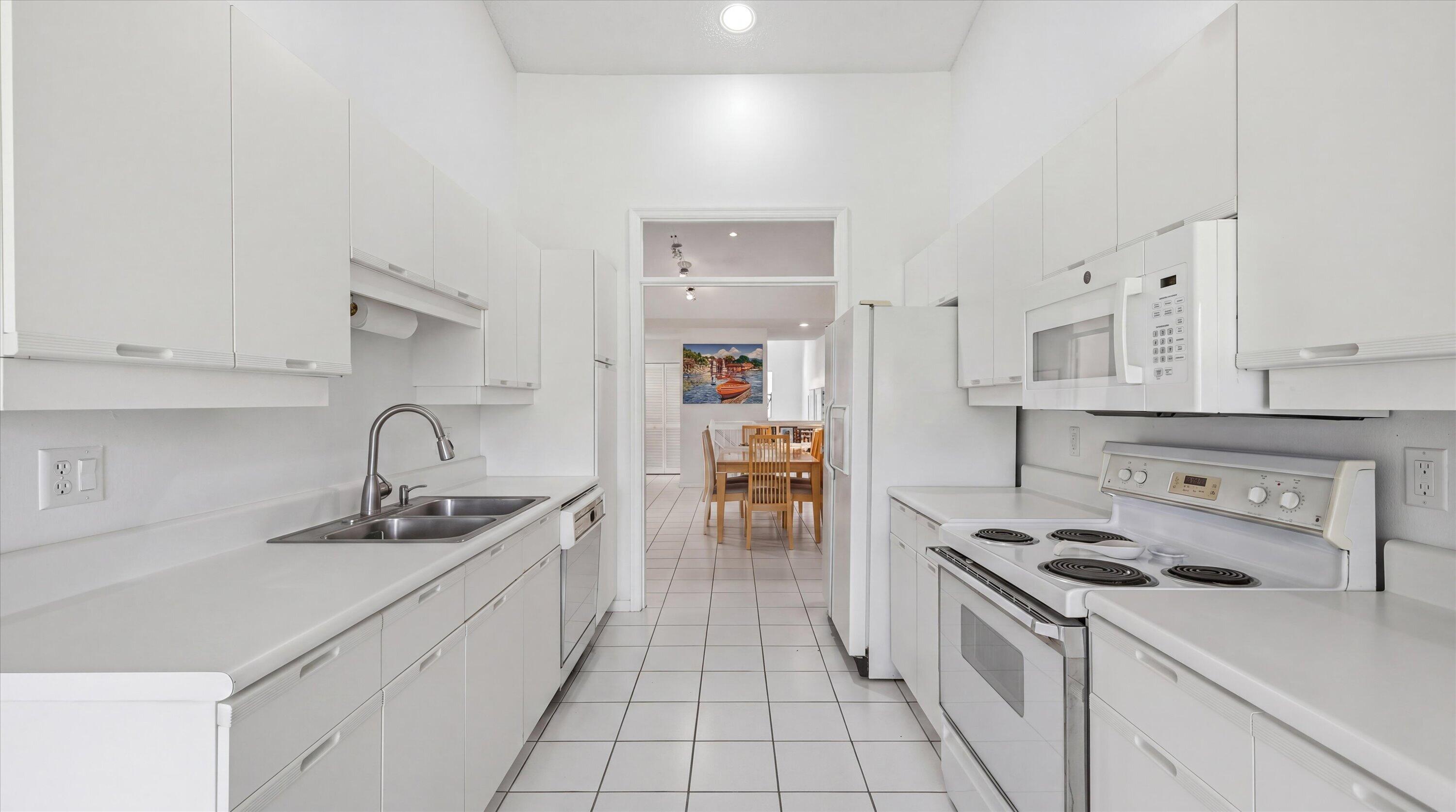 ANDOVER AT WYCLIFFE CONDO - Residential