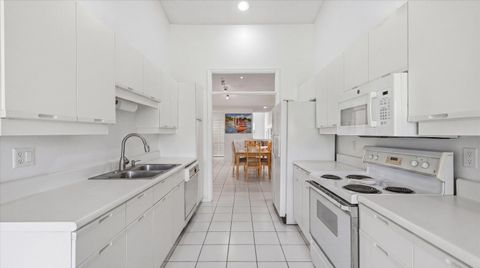 Tiny photo for 10112 Andover Coach Circle #B2, Lake Worth, FL 33449 (MLS # B26018885)