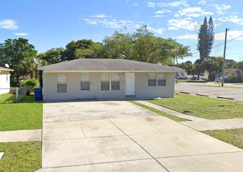 With its unbeatable combination of location, style, and value, this 3-bedroom, 1-bathroom gem is a rare find. Newer kitchen and baths! Open living area and tile floors throughout. Washer and dryer included. Close to shopping/dining and minutes to the beach. This property is move-in ready. Simply bring your personal touch and make it your own. Schedule Your Viewing Today!