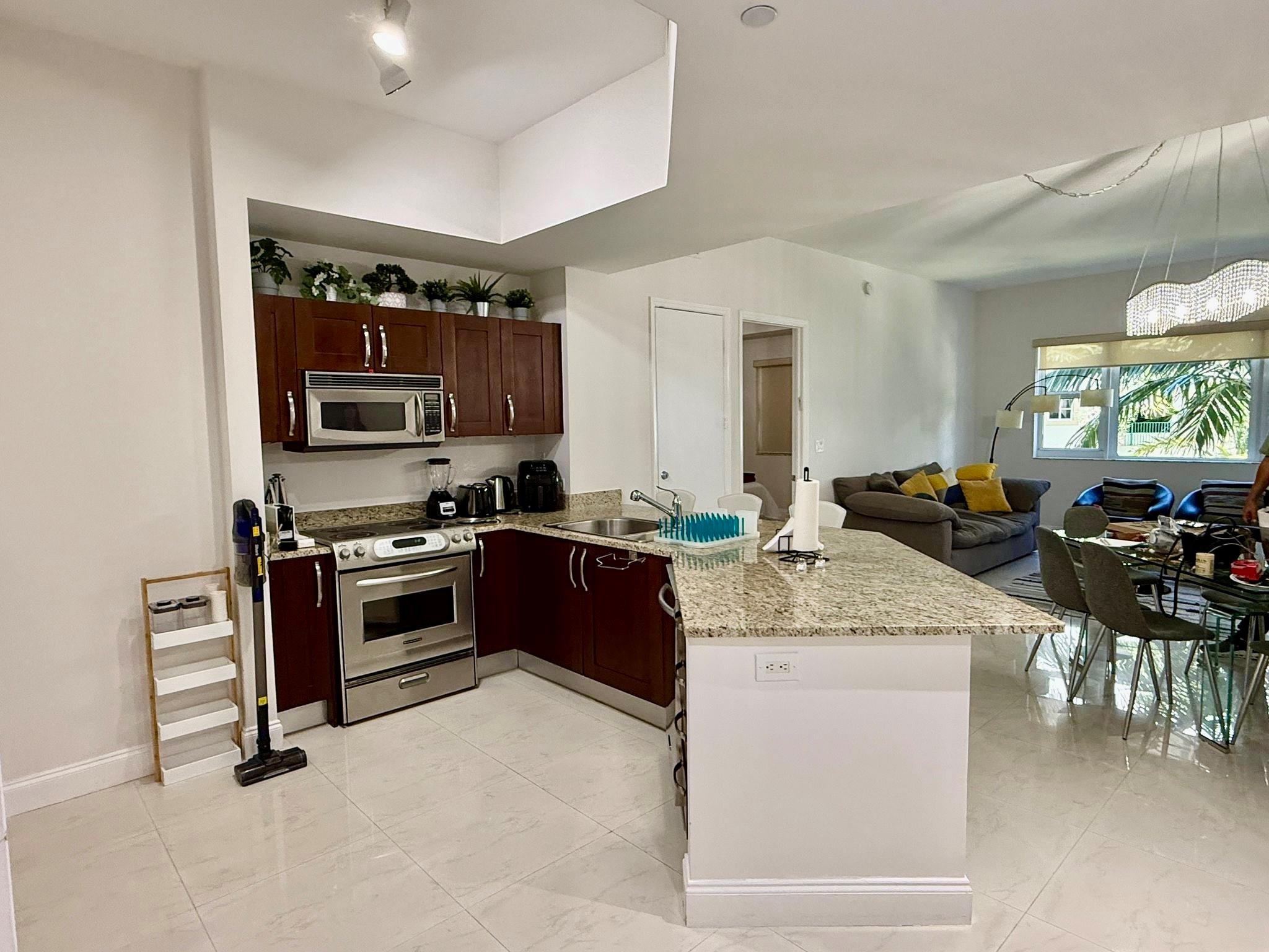 Turnberry Village So Towe - Residential Lease