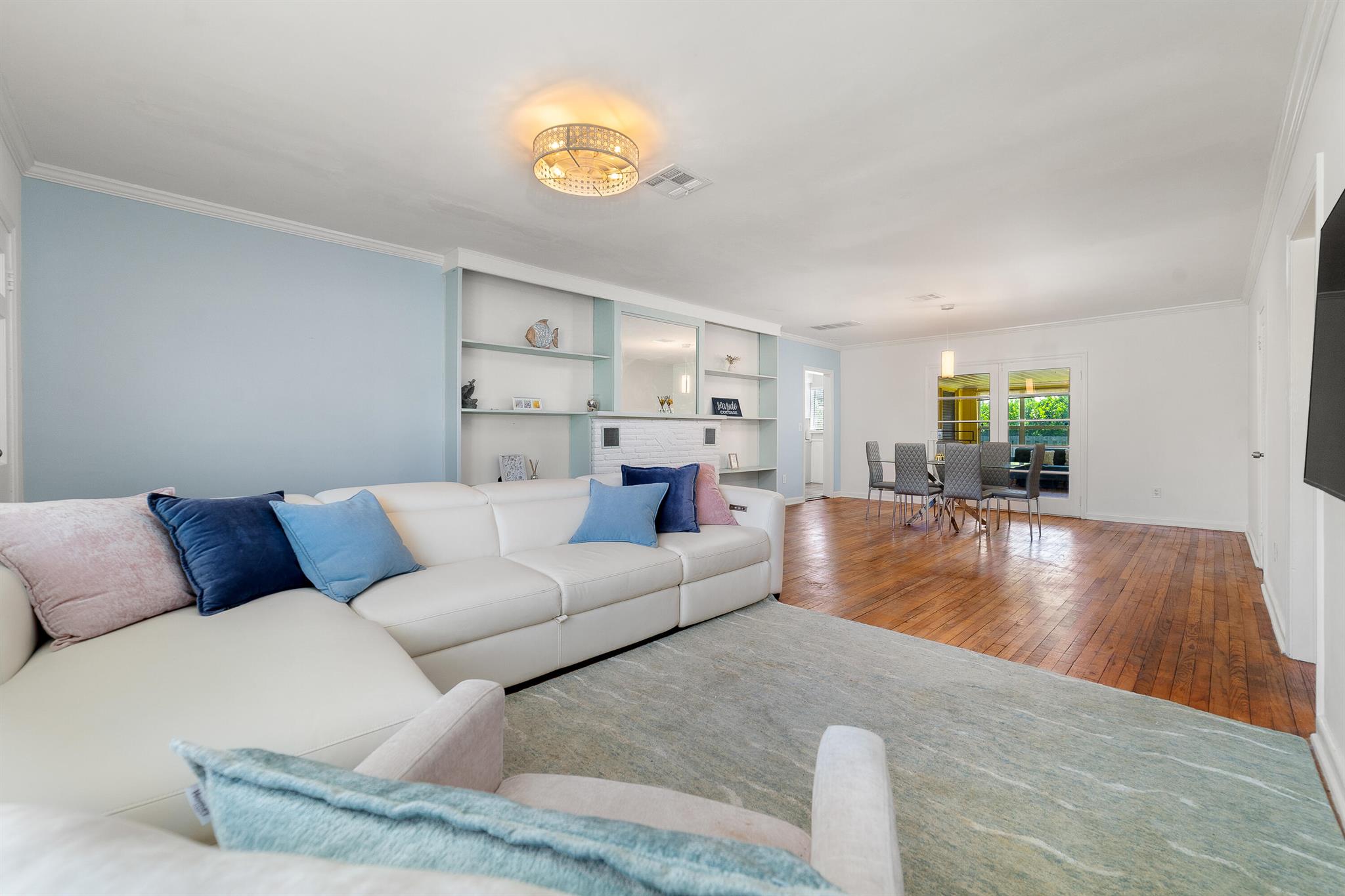 1714 N Palmway