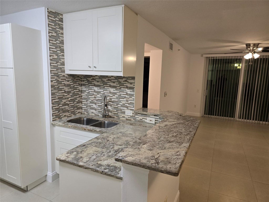 Photo of 914 Villa Circle #914, Boynton Beach, FL 33435 (MLS # F10481335)