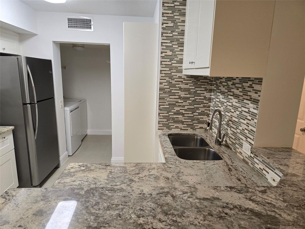 Photo of 914 Villa Circle #914, Boynton Beach, FL 33435 (MLS # F10481335)