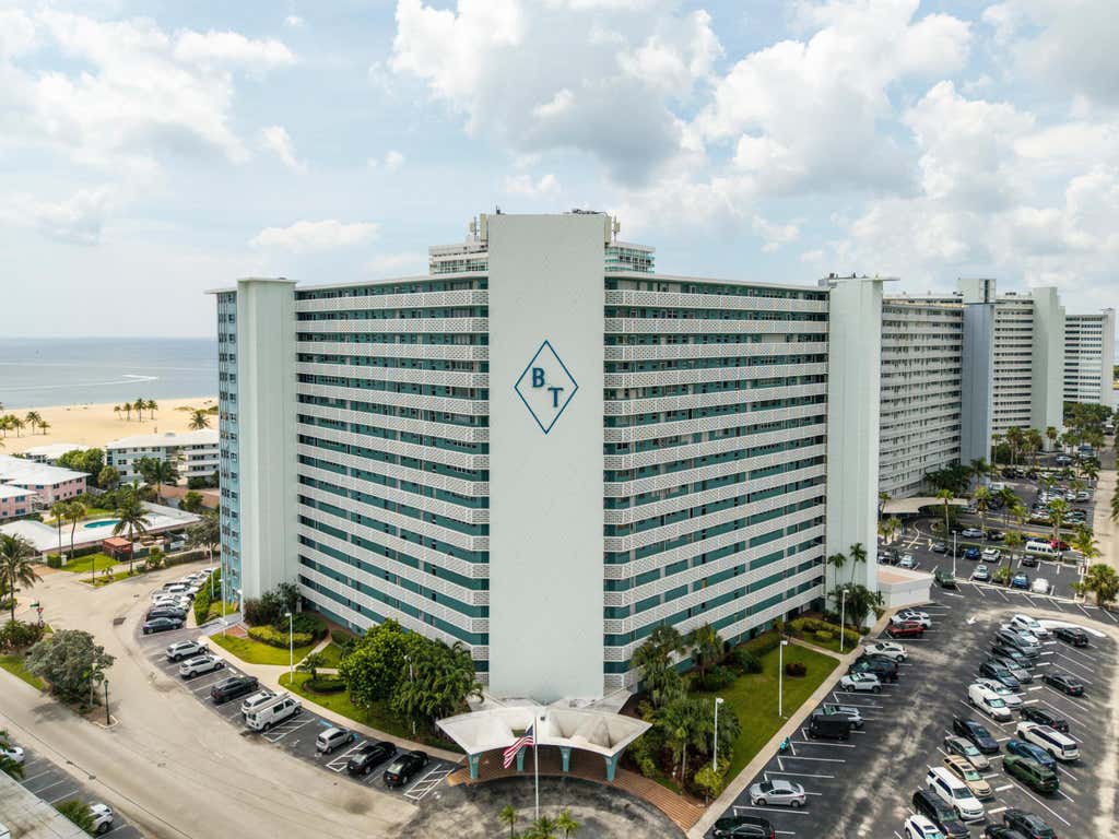 Photo of 1900 S OCEAN Drive #804, Fort Lauderdale, FL 33316 (MLS # B26061572)