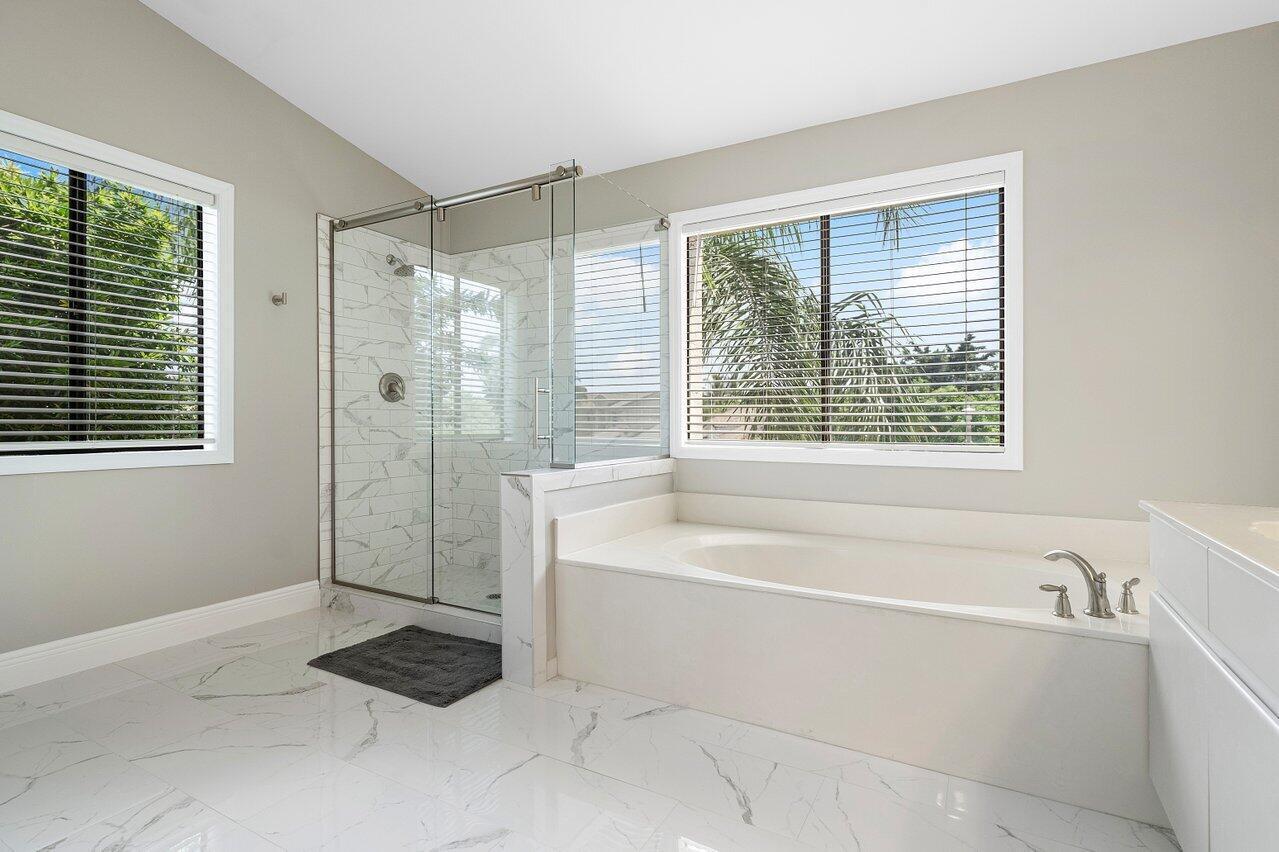 ISLAND LAKES - Residential