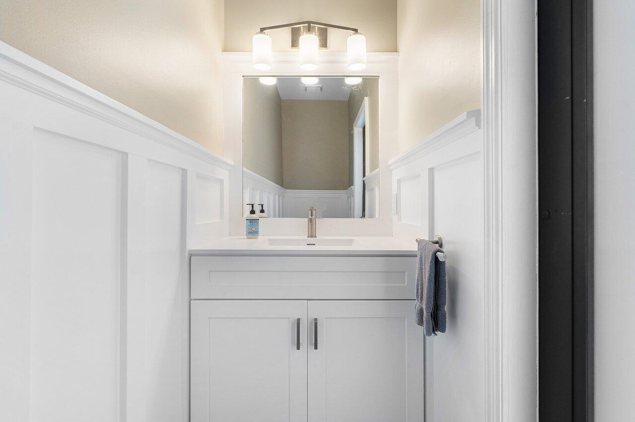 ISLAND LAKES - Residential