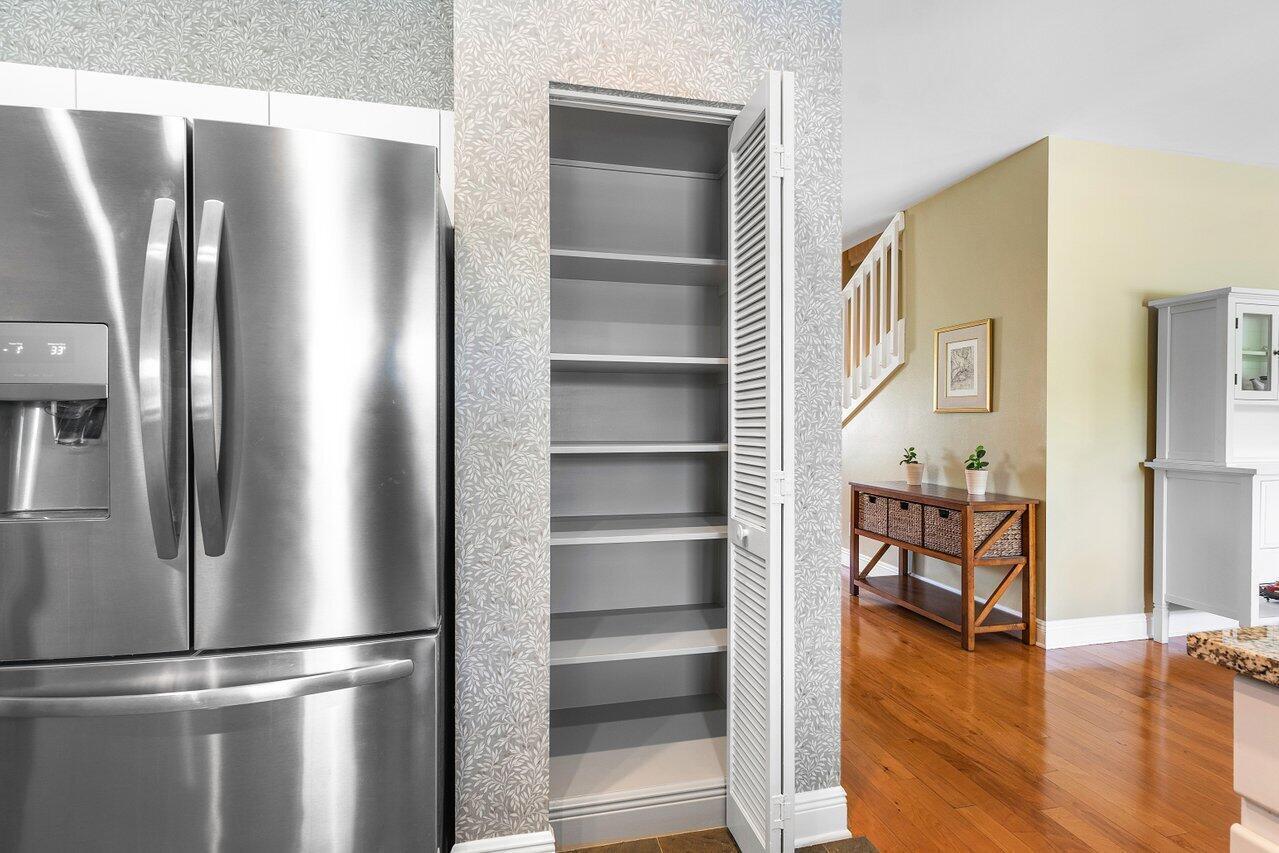 ISLAND LAKES - Residential