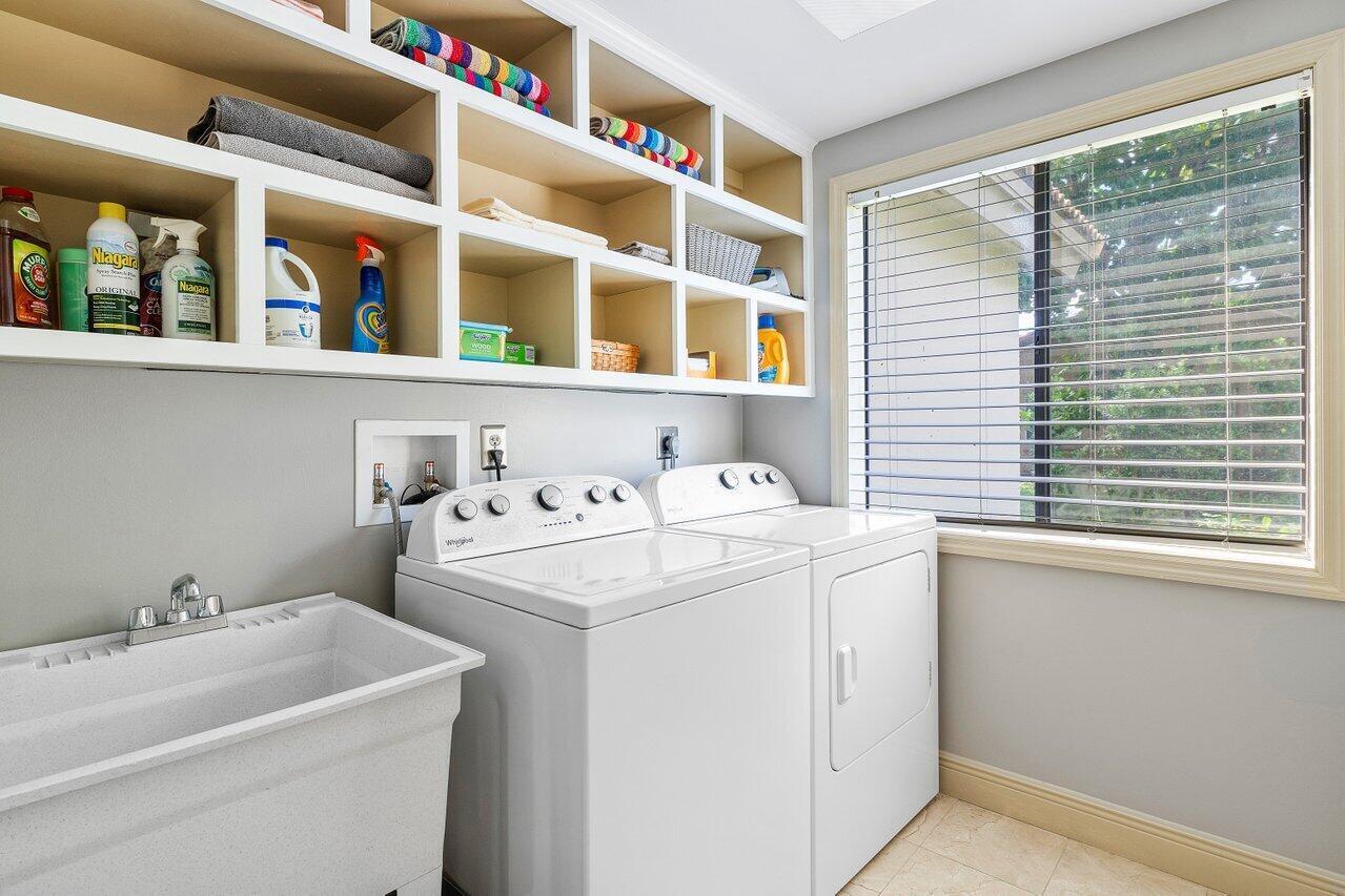 ISLAND LAKES - Residential